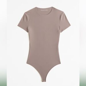 NWT! Abercrombie & Fitch Soft Matte Seamless Tee Bodysuit. Taupe. Size Large.